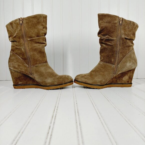 G.H. Bass & Co. Tan Leather Wedge Boots H566 - Picture 7 of 11